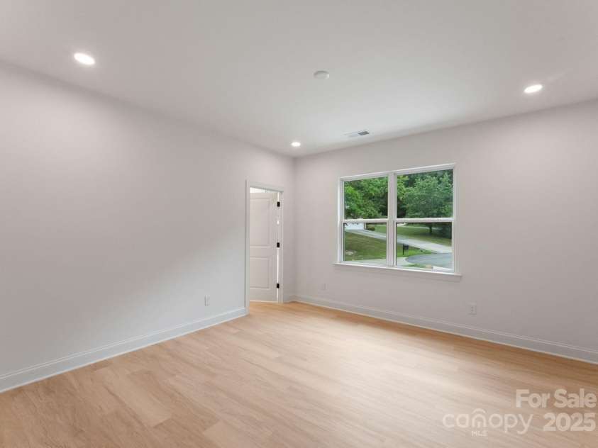 103 Emily Circle, Mooresville, NC 28115.  MLS# CAR4277001, YatesRealty ID 30943. Primary Bedroom