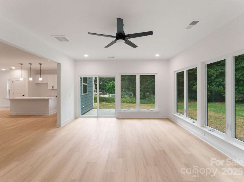 103 Emily Circle, Mooresville, NC 28115.  MLS# CAR4277001, YatesRealty ID 30943. Sunroom