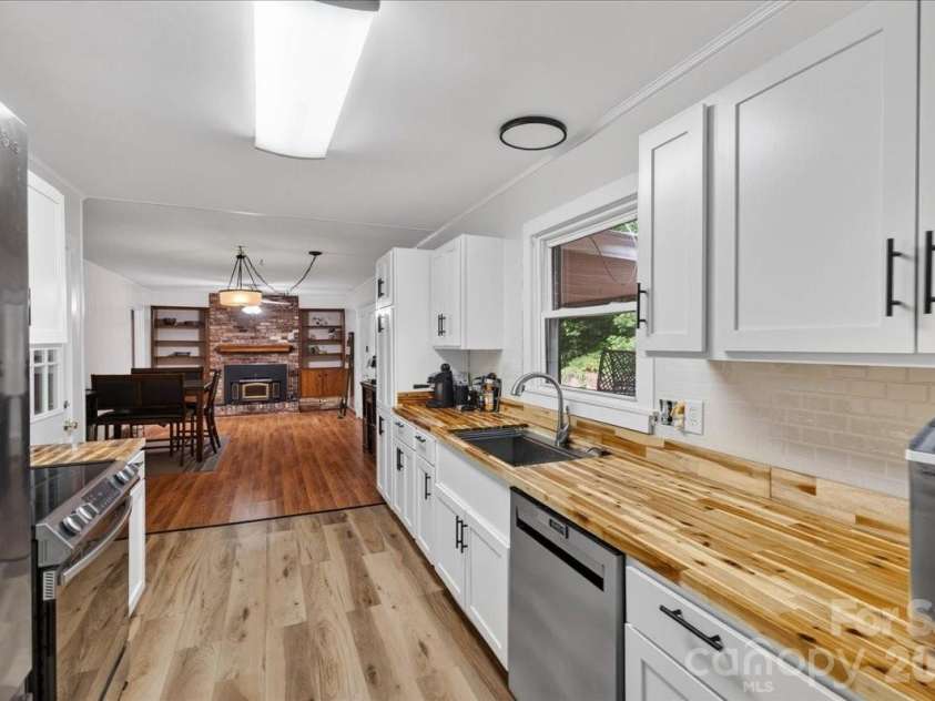 1303 Wildwood Drive, Kannapolis, NC 28081.  MLS# CAR4382701, YatesRealty ID 30945. 