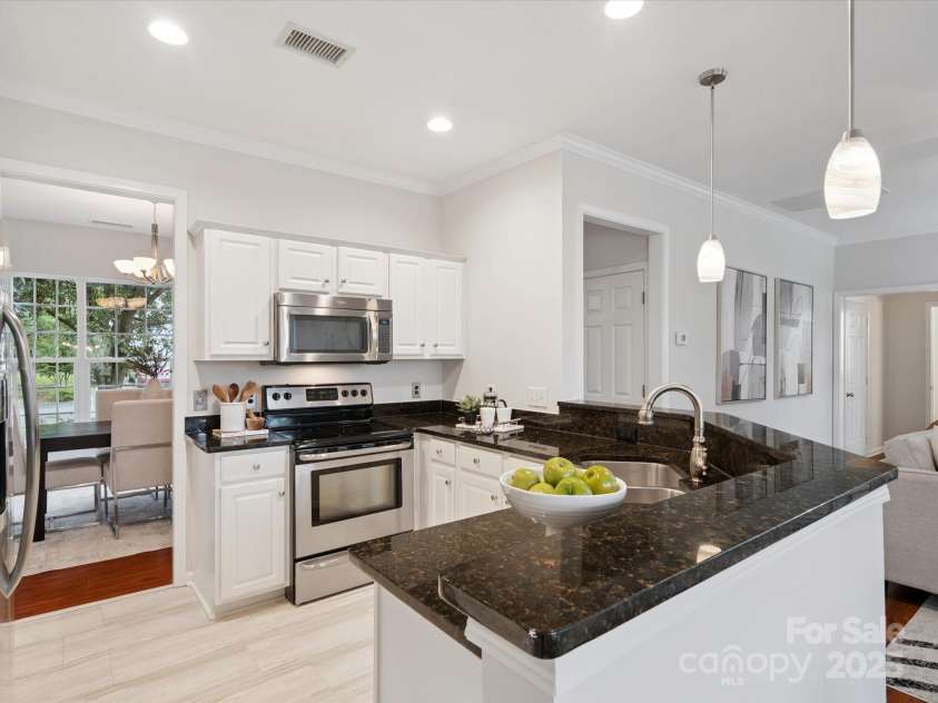 3512 Arborhill Road, Charlotte, NC 28270.  MLS# CAR4285595, YatesRealty ID 30945. 