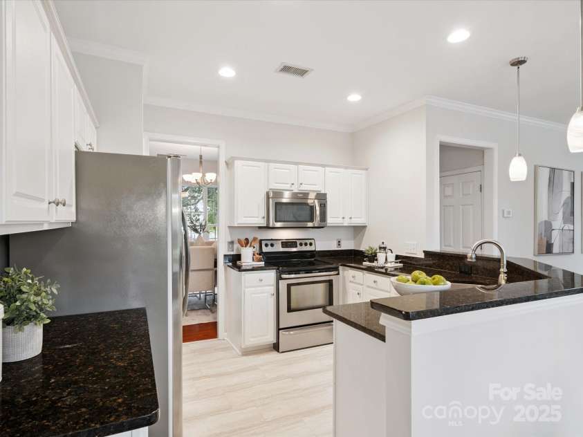 3512 Arborhill Road, Charlotte, NC 28270.  MLS# CAR4285595, YatesRealty ID 30945. 