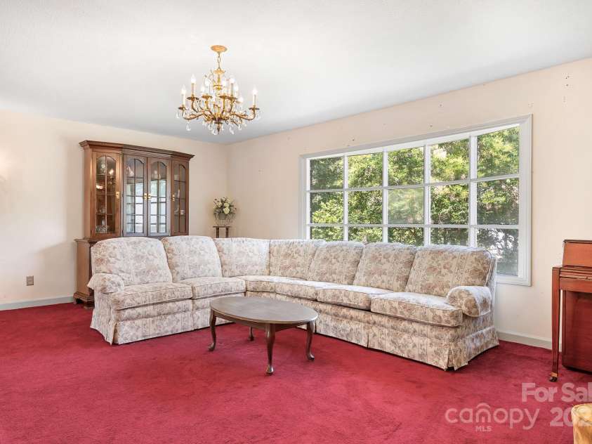 177 Brer Fox Trail, Troutman, NC 28166.  MLS# CAR4284185, YatesRealty ID 30946. Main Level Living Room