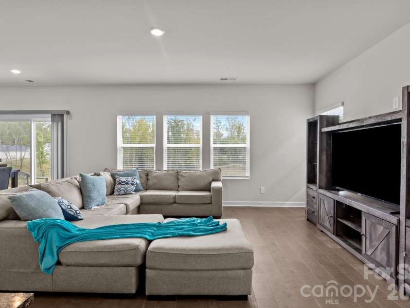 160 Shepherds Landing Drive, Mooresville, NC 28115.  MLS# CAR4409755, YatesRealty ID 30947. 