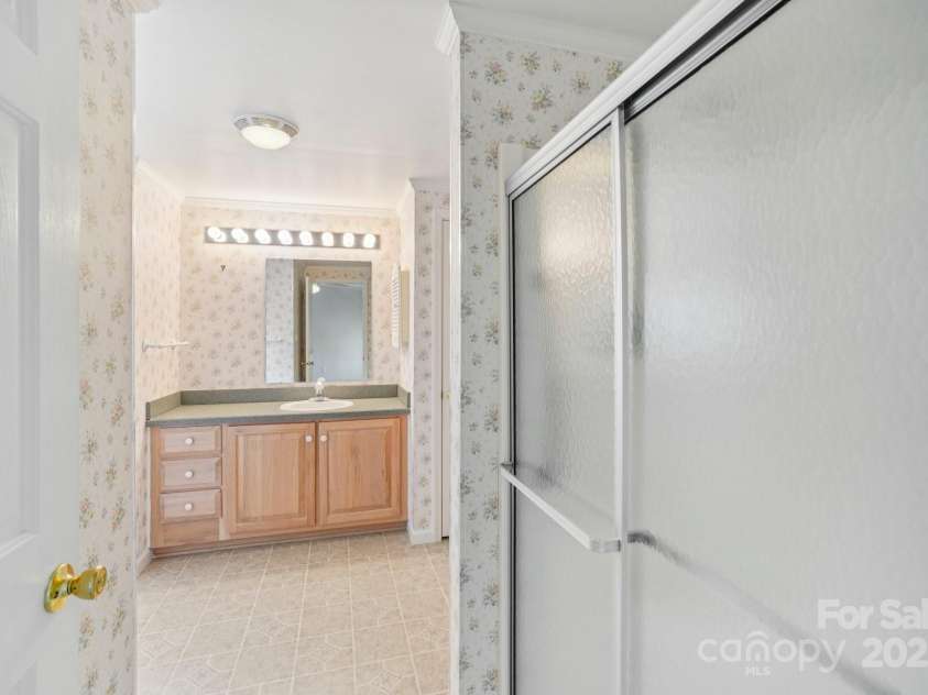 617 Paisley Court, Hendersonville, NC 28739.  MLS# CAR4284766, YatesRealty ID 30947. 