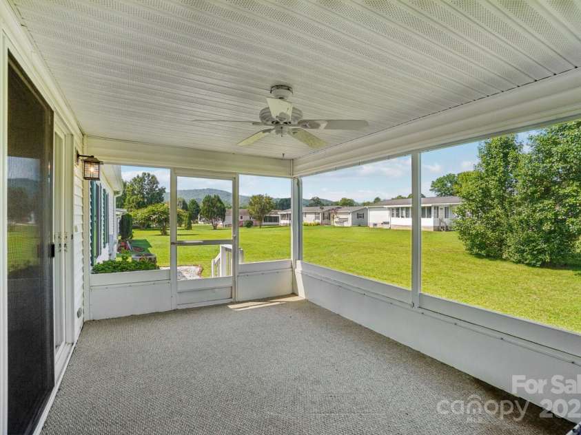 617 Paisley Court, Hendersonville, NC 28739.  MLS# CAR4284766, YatesRealty ID 30947. 