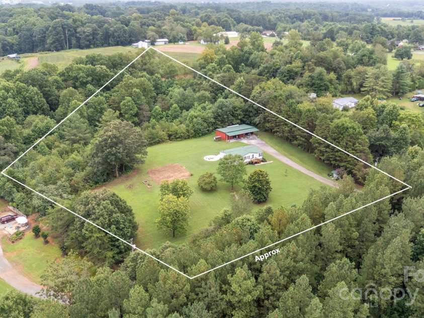 178 Steve Watts Drive, Taylorsville, NC 28681.  MLS# CAR4290079, YatesRealty ID 30948. 