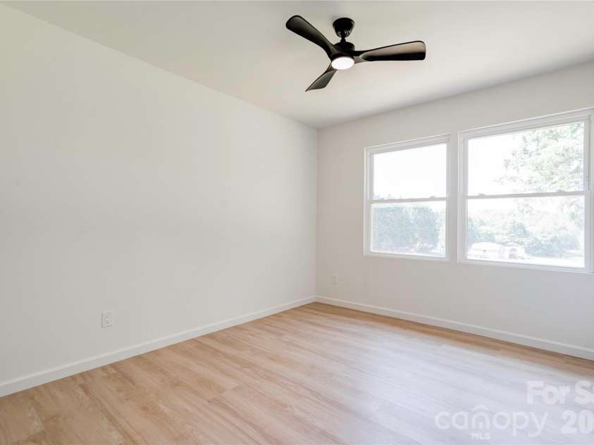 2994 Lutz Boulevard, Newton, NC 28658.  MLS# CAR4392327, YatesRealty ID 30949. 