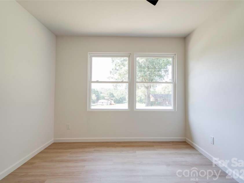 2994 Lutz Boulevard, Newton, NC 28658.  MLS# CAR4392327, YatesRealty ID 30949. 