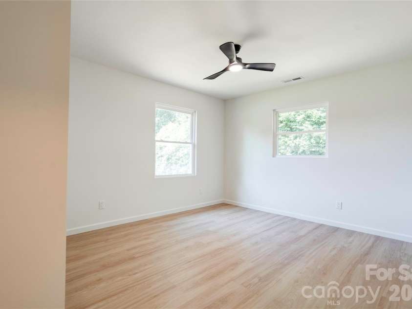 2994 Lutz Boulevard, Newton, NC 28658.  MLS# CAR4392327, YatesRealty ID 30949. 