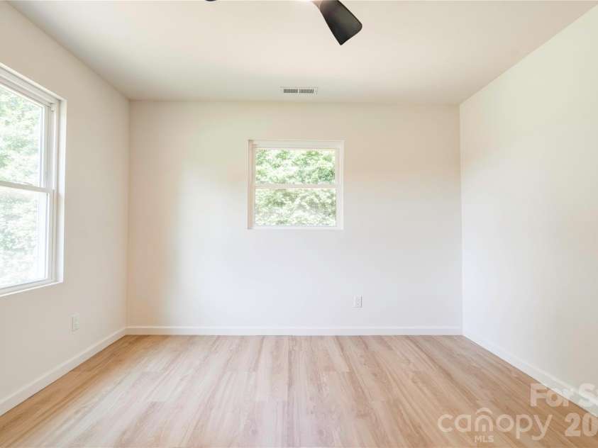 2994 Lutz Boulevard, Newton, NC 28658.  MLS# CAR4392327, YatesRealty ID 30949. 