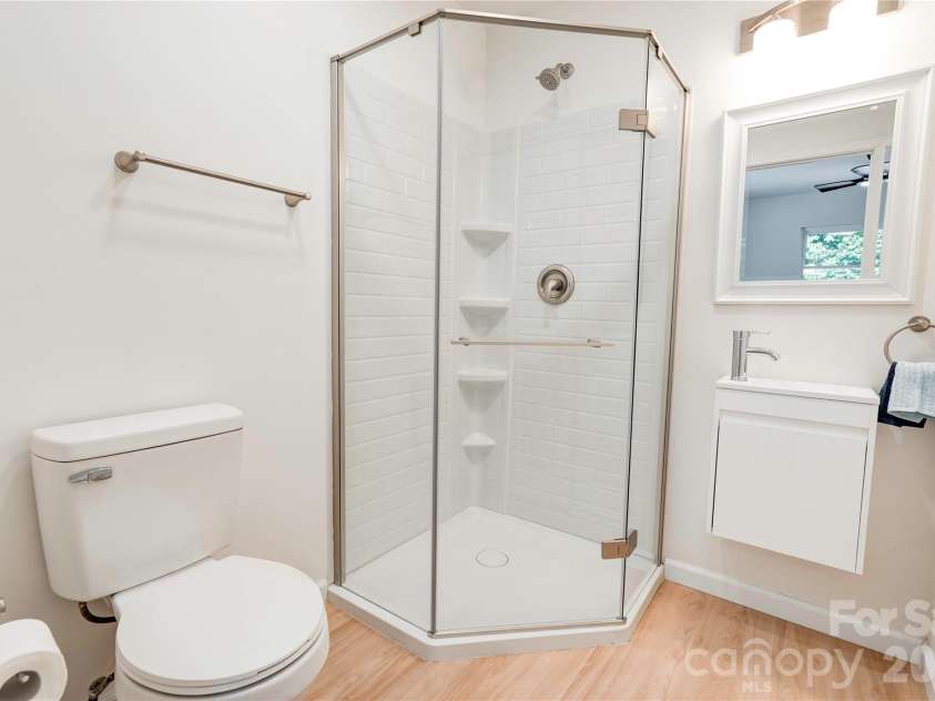 2994 Lutz Boulevard, Newton, NC 28658.  MLS# CAR4392327, YatesRealty ID 30949. 