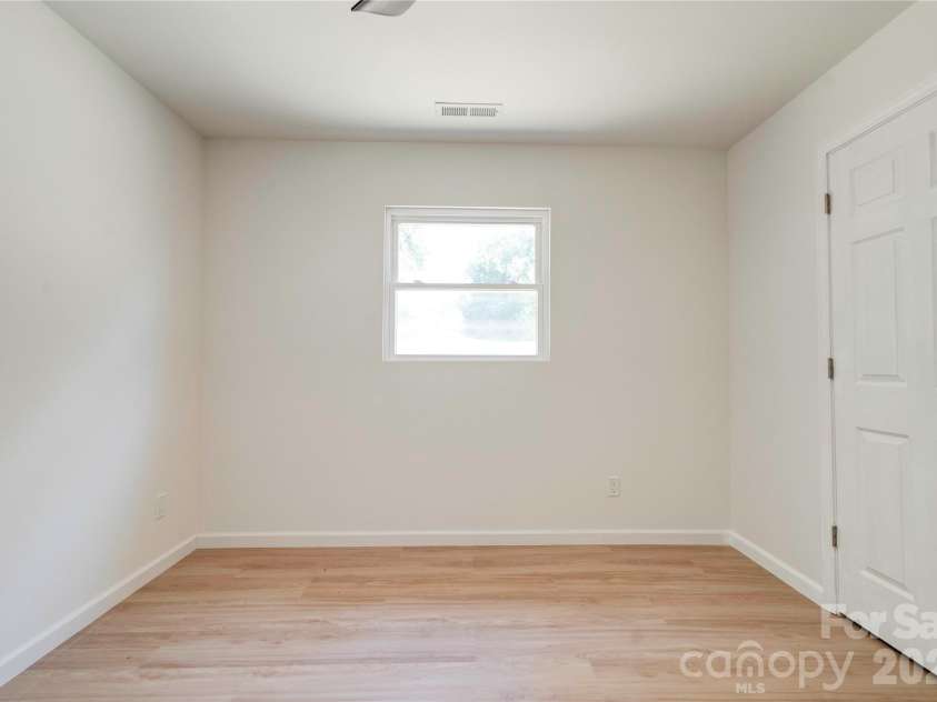 2994 Lutz Boulevard, Newton, NC 28658.  MLS# CAR4392327, YatesRealty ID 30949. 