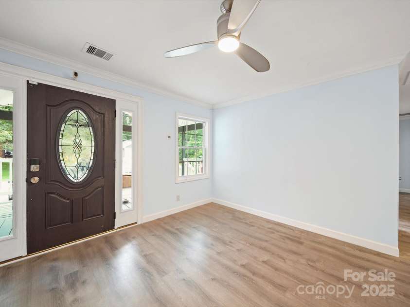 430 Edgegreen Drive, Charlotte, NC 28217.  MLS# CAR4273763, YatesRealty ID 30949. 