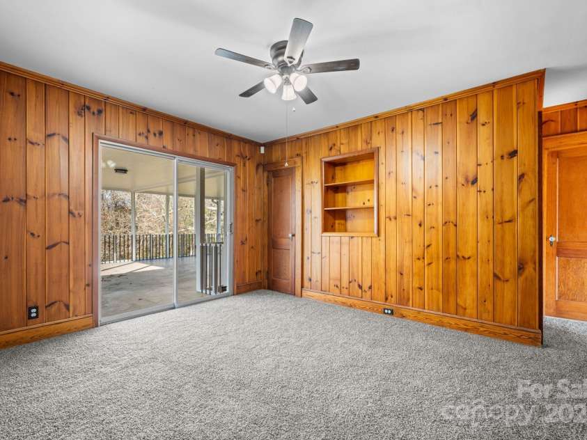 313 17th Street, Hickory, NC 28601.  MLS# CAR4323205, YatesRealty ID 3095. 