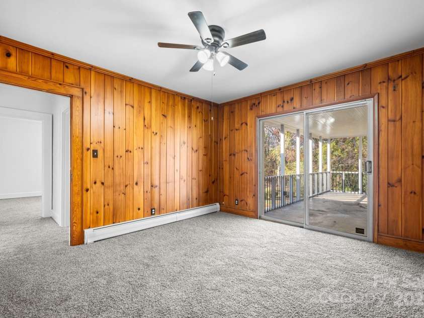 313 17th Street, Hickory, NC 28601.  MLS# CAR4323205, YatesRealty ID 3095. 