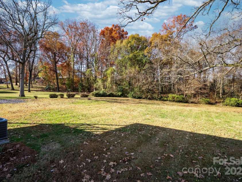 313 17th Street, Hickory, NC 28601.  MLS# CAR4323205, YatesRealty ID 3095. 