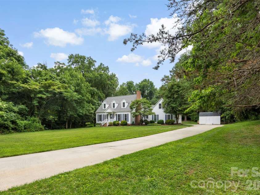 303 Brook Valley Drive, Salisbury, NC 28147.  MLS# CAR4390737, YatesRealty ID 30951. 