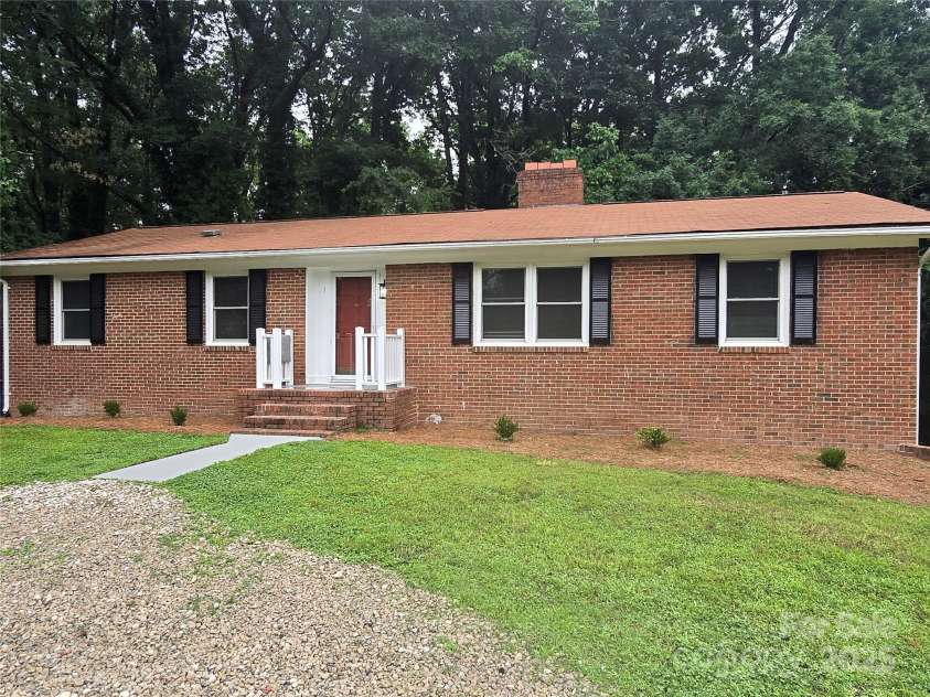 1660 Songwood Road, Concord, NC 28025.  MLS# CAR4268086, YatesRealty ID 30952. Front view