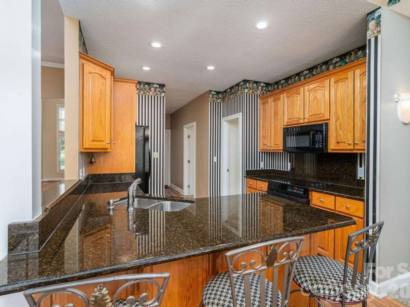 2603 Tralee Drive, Gastonia, NC 28056.  MLS# CAR4387674, YatesRealty ID 30952. 
