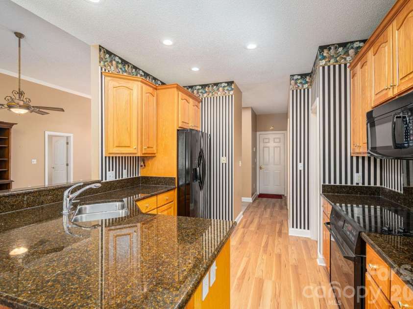 2603 Tralee Drive, Gastonia, NC 28056.  MLS# CAR4387674, YatesRealty ID 30952. 