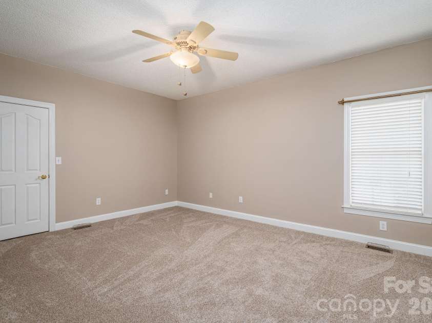 2603 Tralee Drive, Gastonia, NC 28056.  MLS# CAR4387674, YatesRealty ID 30952. 