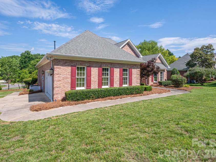 2603 Tralee Drive, Gastonia, NC 28056.  MLS# CAR4387674, YatesRealty ID 30952. 