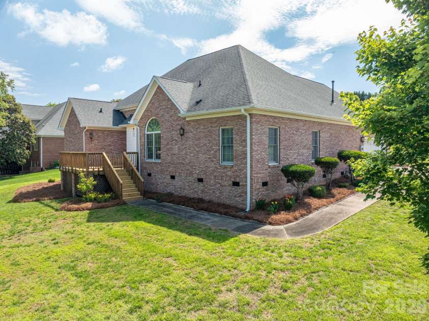 2603 Tralee Drive, Gastonia, NC 28056.  MLS# CAR4387674, YatesRealty ID 30952. 