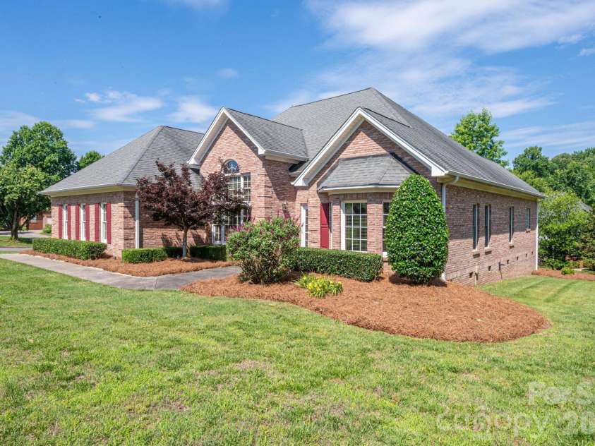 2603 Tralee Drive, Gastonia, NC 28056.  MLS# CAR4387674, YatesRealty ID 30952. 