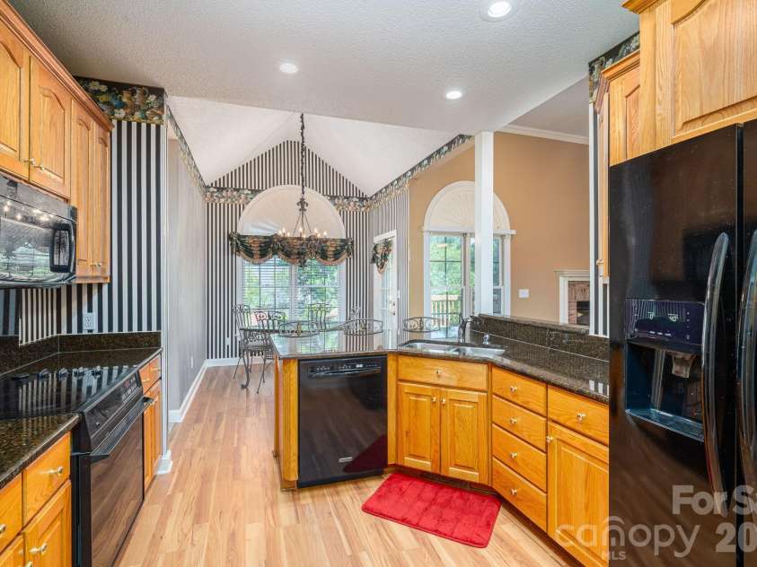 2603 Tralee Drive, Gastonia, NC 28056.  MLS# CAR4387674, YatesRealty ID 30952. Kitchen