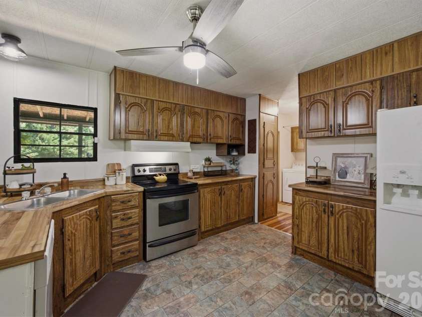 2733 Powell Drive Extension, Valdese, NC 28690.  MLS# CAR4388574, YatesRealty ID 30953. 