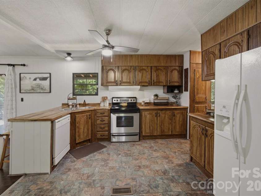 2733 Powell Drive Extension, Valdese, NC 28690.  MLS# CAR4388574, YatesRealty ID 30953. 