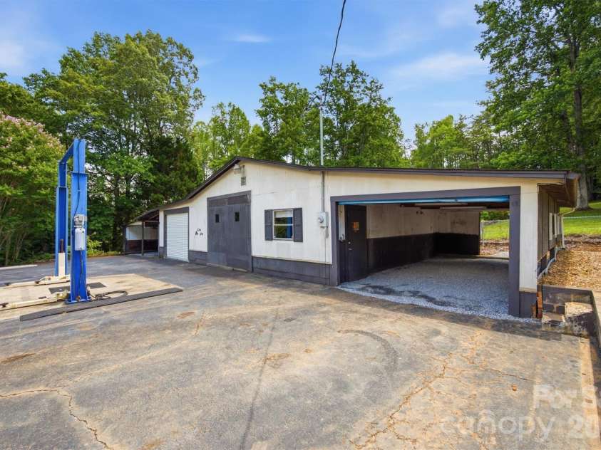 2733 Powell Drive Extension, Valdese, NC 28690.  MLS# CAR4388574, YatesRealty ID 30953. 