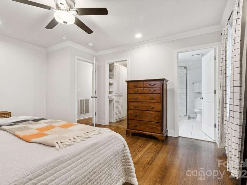 5027 Milford Road, Charlotte, NC 28210.  MLS# CAR4279486, YatesRealty ID 30953. 