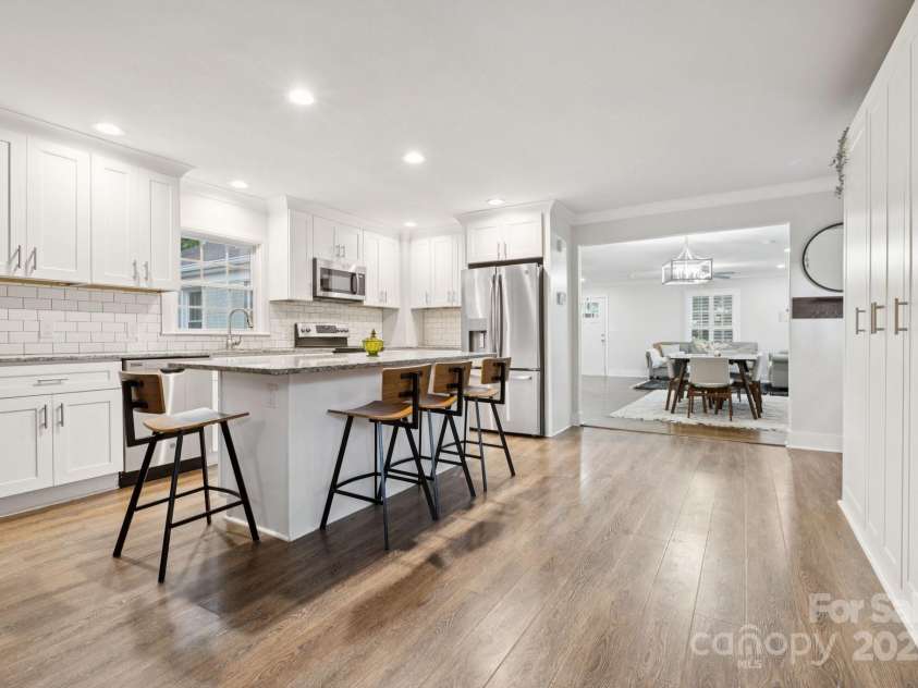 5027 Milford Road, Charlotte, NC 28210.  MLS# CAR4279486, YatesRealty ID 30953. 