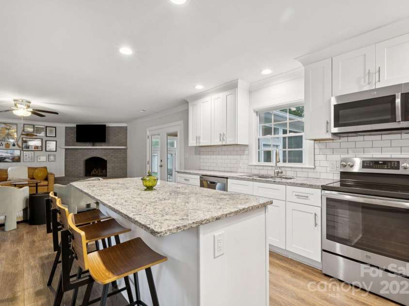 5027 Milford Road, Charlotte, NC 28210.  MLS# CAR4279486, YatesRealty ID 30953. 