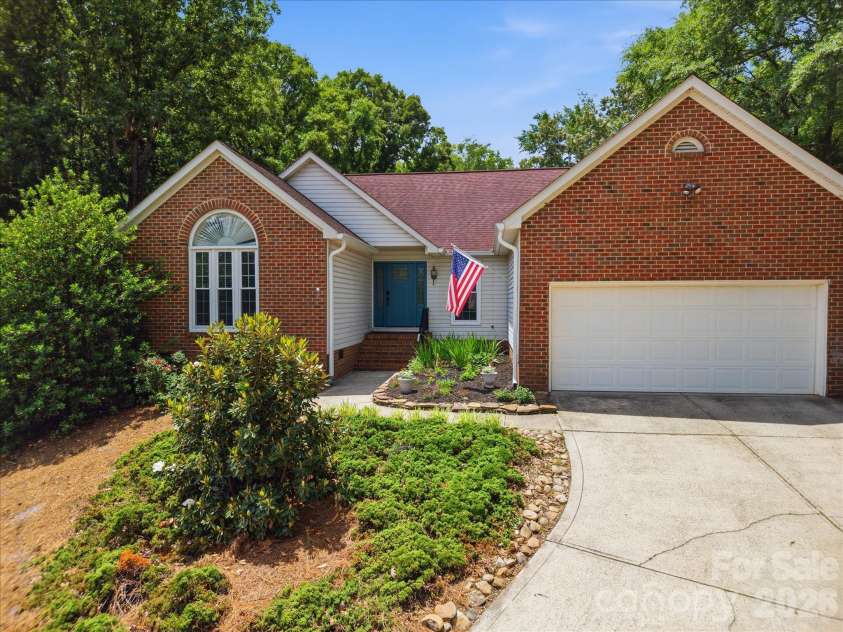 10314 Rougemont Lane, Charlotte, NC 28277.  MLS# CAR4375899, YatesRealty ID 30954. 