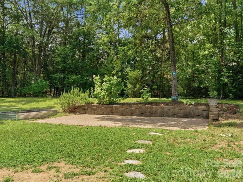 10314 Rougemont Lane, Charlotte, NC 28277.  MLS# CAR4375899, YatesRealty ID 30954. Patio Area great for a Fire Pit!