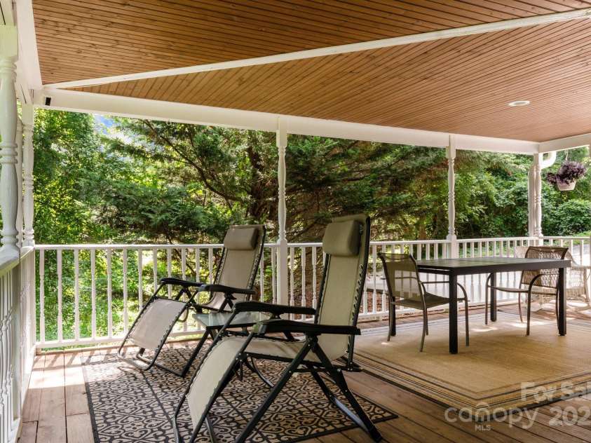 34 Edwards Street, Asheville, NC 28806.  MLS# CAR4268192, YatesRealty ID 30954. Continue around toward the front door.