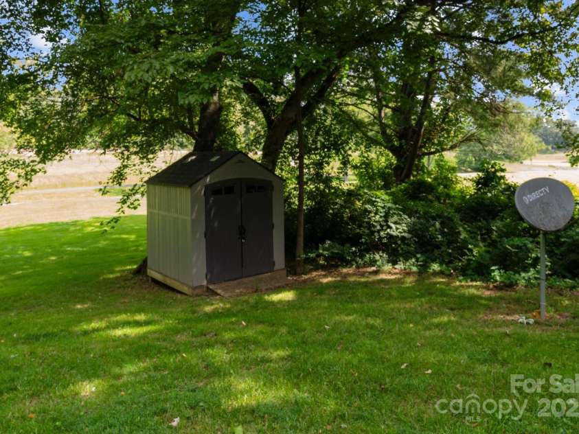 34 Edwards Street, Asheville, NC 28806.  MLS# CAR4268192, YatesRealty ID 30954. The second shed