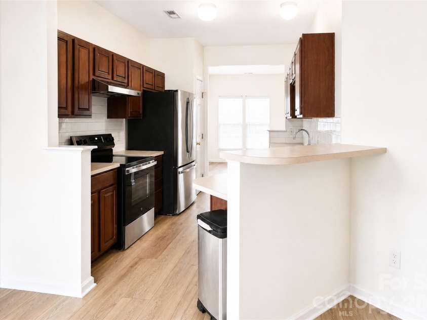 4913 Sunburst Lane, Charlotte, NC 28213.  MLS# CAR4392785, YatesRealty ID 30956. 