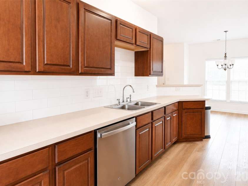 4913 Sunburst Lane, Charlotte, NC 28213.  MLS# CAR4392785, YatesRealty ID 30956. 