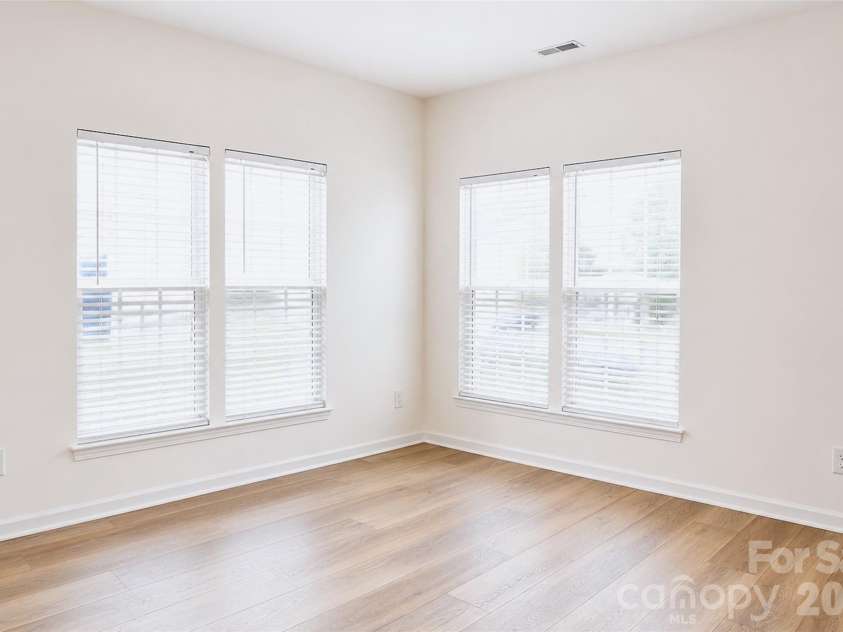 4913 Sunburst Lane, Charlotte, NC 28213.  MLS# CAR4392785, YatesRealty ID 30956. 