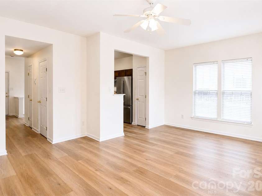 4913 Sunburst Lane, Charlotte, NC 28213.  MLS# CAR4392785, YatesRealty ID 30956. 