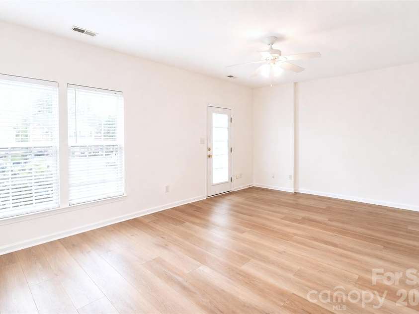 4913 Sunburst Lane, Charlotte, NC 28213.  MLS# CAR4392785, YatesRealty ID 30956. 