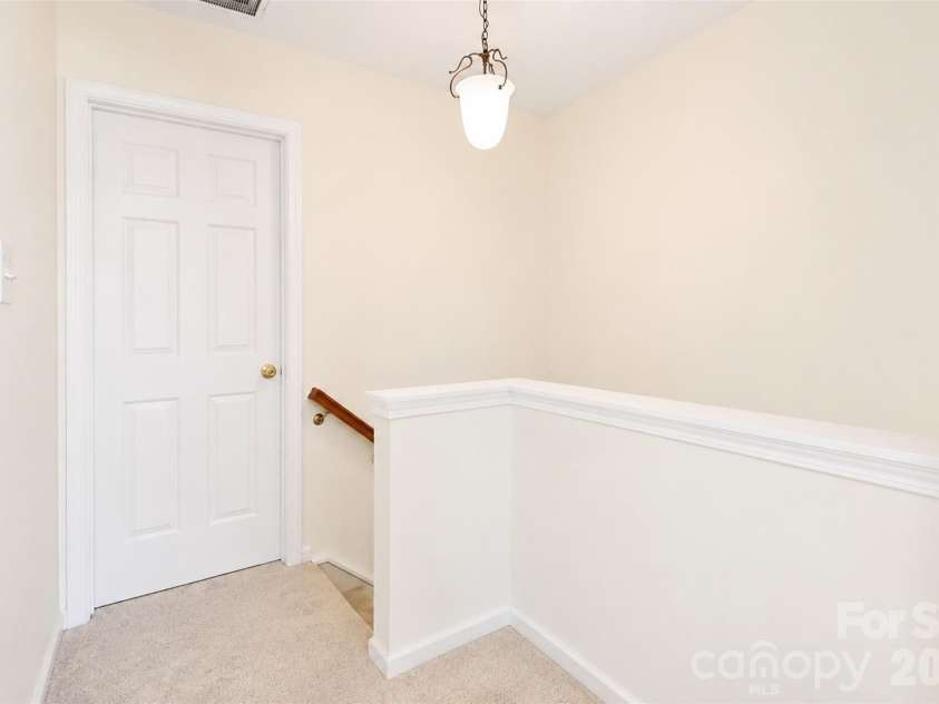 4913 Sunburst Lane, Charlotte, NC 28213.  MLS# CAR4392785, YatesRealty ID 30956. 