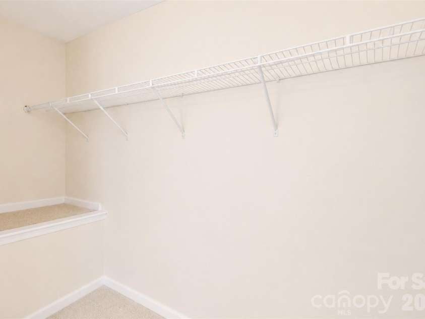 4913 Sunburst Lane, Charlotte, NC 28213.  MLS# CAR4392785, YatesRealty ID 30956. 