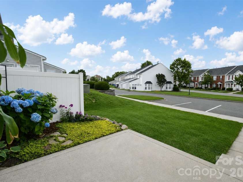 4913 Sunburst Lane, Charlotte, NC 28213.  MLS# CAR4392785, YatesRealty ID 30956. 