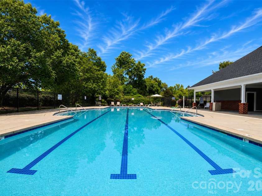 4913 Sunburst Lane, Charlotte, NC 28213.  MLS# CAR4392785, YatesRealty ID 30956. 