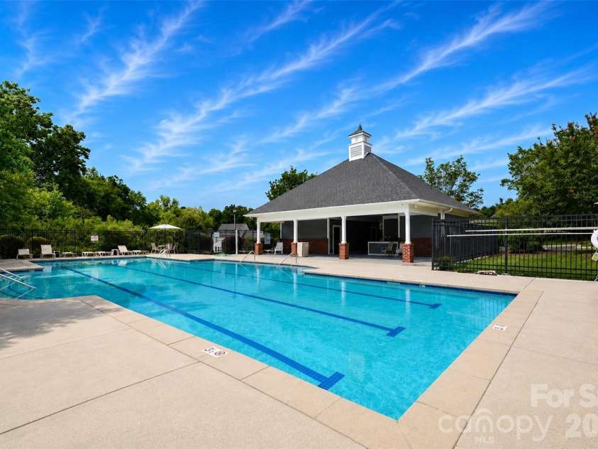 4913 Sunburst Lane, Charlotte, NC 28213.  MLS# CAR4392785, YatesRealty ID 30956. 