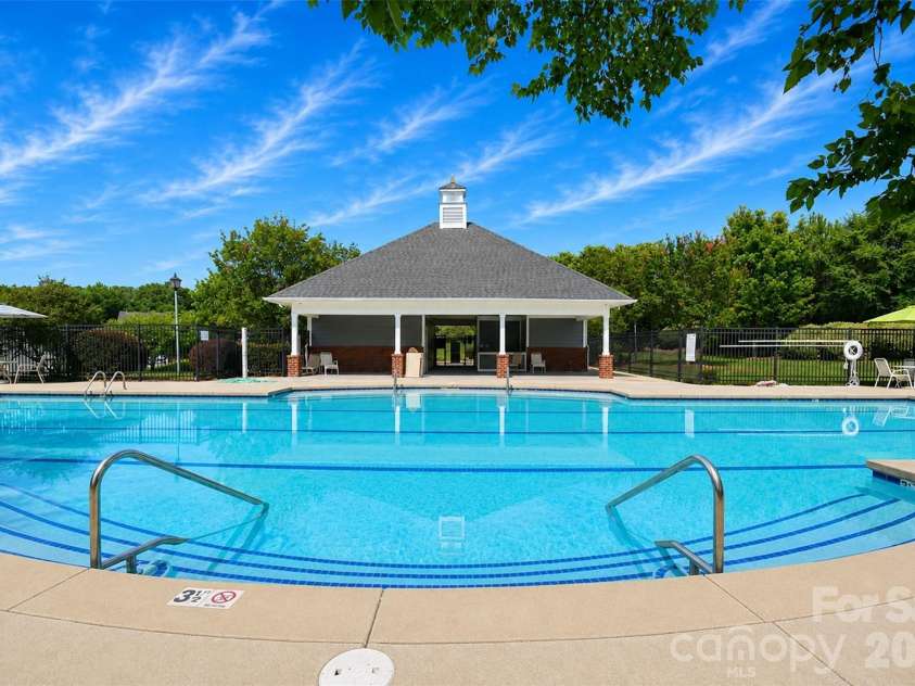 4913 Sunburst Lane, Charlotte, NC 28213.  MLS# CAR4392785, YatesRealty ID 30956. 